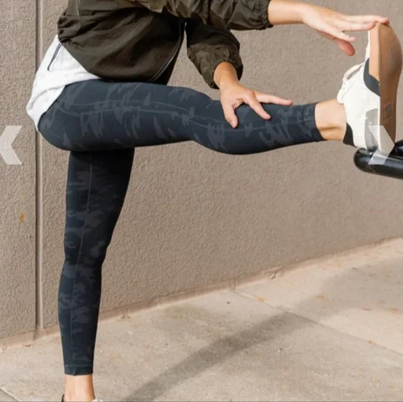 🏷️Spanx Eco Seamless Camo Leggings Gray Green Size 2X - Picture 2 of 4